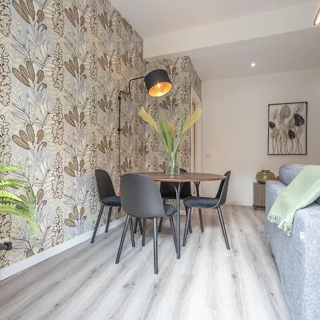 Cornelia Cozy Apartment